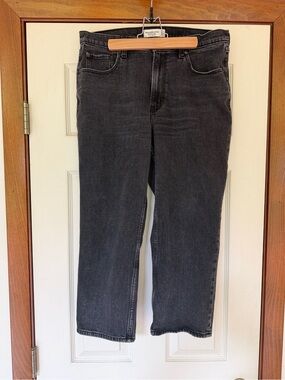 Abercrombie & Fitch Ultra High Rise Ankle Straight Jeans in Black Wash